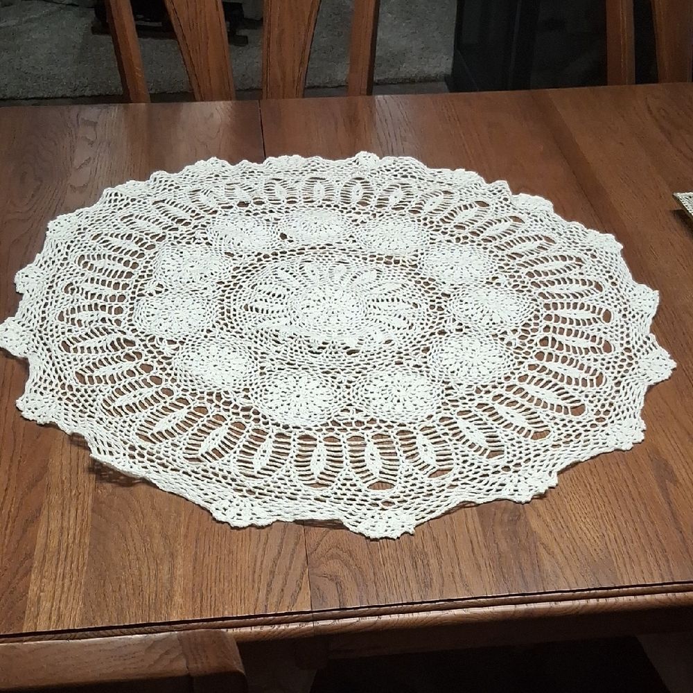 Beautiul Crocheted White Lace Round Table Mat Or‎ Centerpiece Mat.